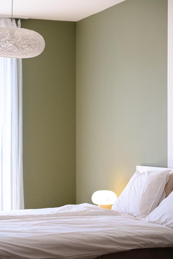 Newly Built In Vibrant Neighbourhood Apartmán Praha